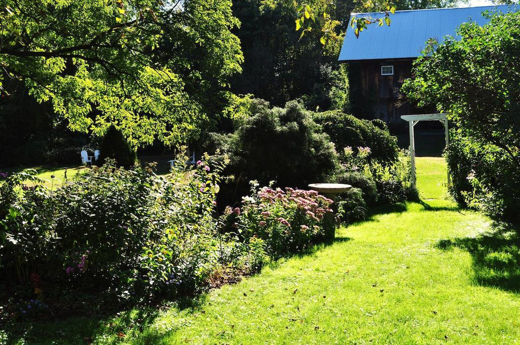 Colby Hill Inn Henniker Экстерьер фото