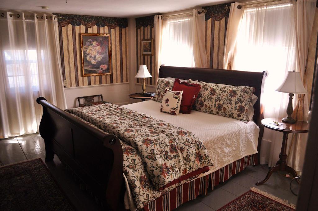 Colby Hill Inn Henniker Номер фото