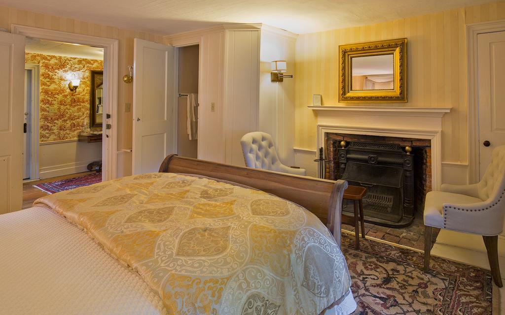 Colby Hill Inn Henniker Экстерьер фото